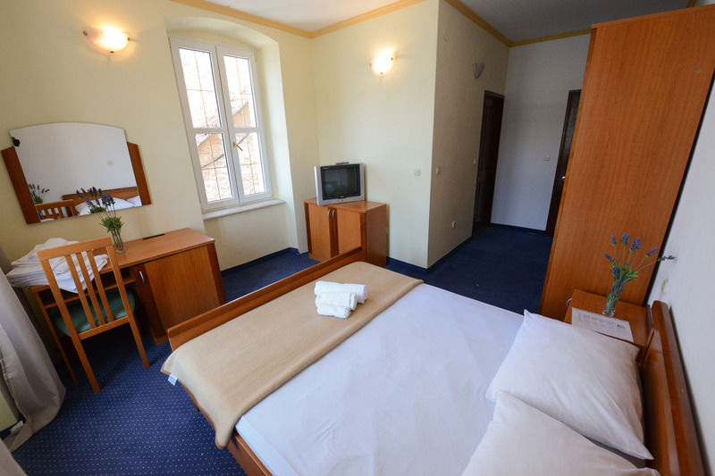 Hotel Sidro Milna  Eksteriør bilde
