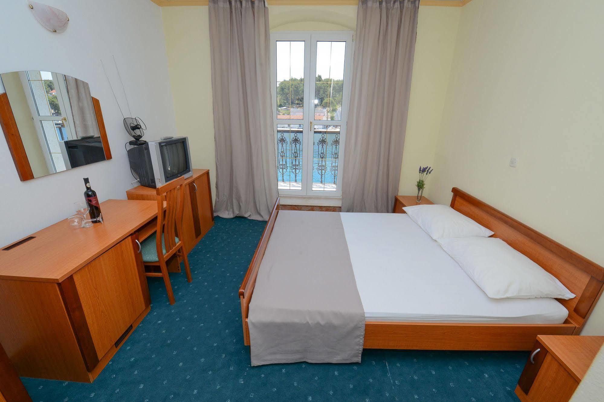 Hotel Sidro Milna  Eksteriør bilde